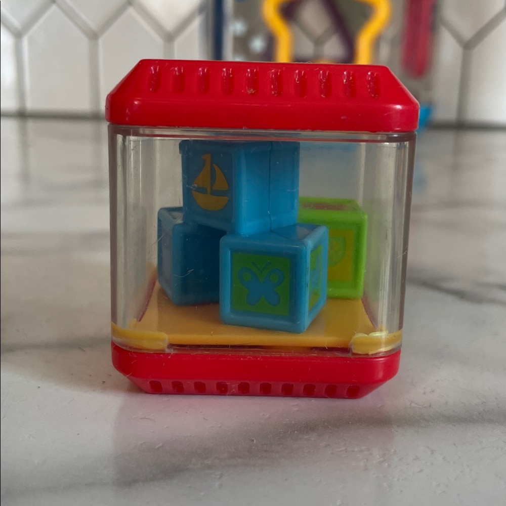 2003 Fisher Price Peek-a-Blocks Shape Sorter - Picture 5 of 14